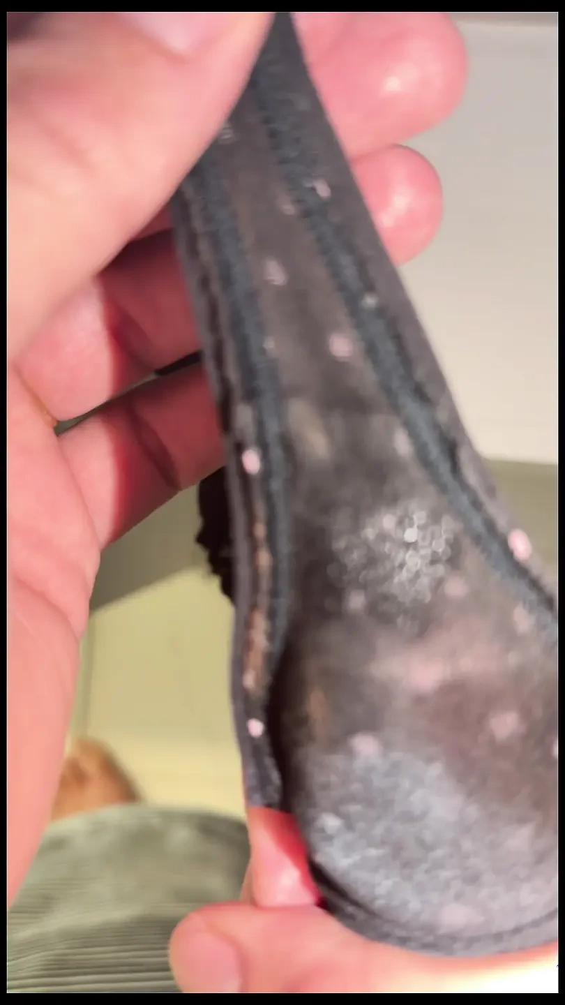 人妻给了她奶油派的内裤来挑逗我