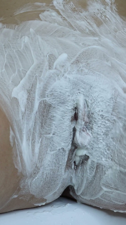 Closeup of shaving the vagina with a trimmer and a razor! | Clip 2