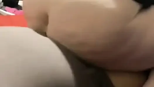 Istri semok meksiko lagi asik masturbasi dan ngentot kontol besar pria meksikoku