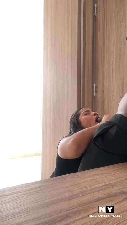 ฉันเย็ดปากกับแฟนหนุ่มของเพื่อนสนิทอย่างลับๆ -คู่รักมือสมัครเล่น- nysdel | nysdel คลิป 2