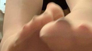 Twitter: punheta com os pés no vibrador e masturbação, super gozada