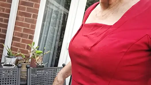 Açık havada güzel elbise