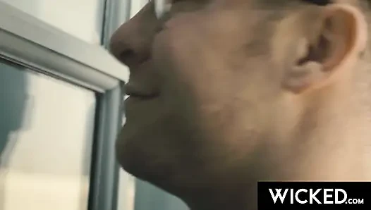 Wicked - 1950'lerin sarışın Jill Kassidy iç çamaşırı dükkanında sakso ve sikiş