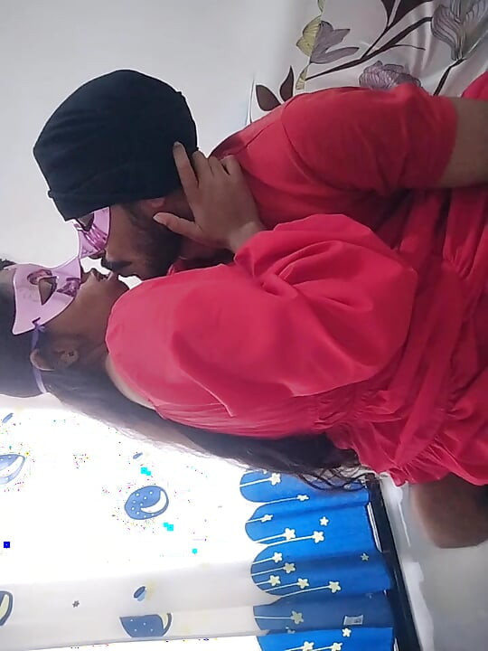 18+ 여친이 나에게 방을 불러서 프리스트 타임 섹스