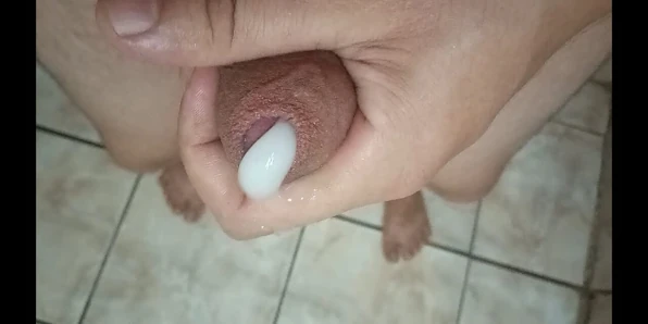 Yarak senin için ateşli ve tatlı dölle dolu.