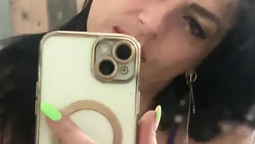 Стринги и ласки с зеркалом - мягкое, медленное, соблазнительное