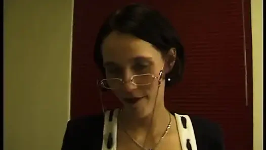 Spex esmer yarak emiyor ve bakış açısıyla domaltılıyor