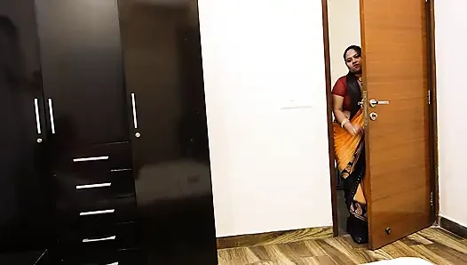 HINTLI DESI YENGE ILE BOYFREIND'IN ÖNÜNDE SERT SEKS