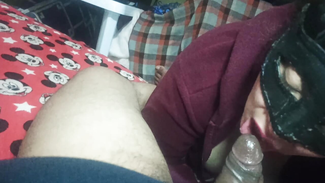 My girlfriend gives me a delicious blowjob until she swallows my milk