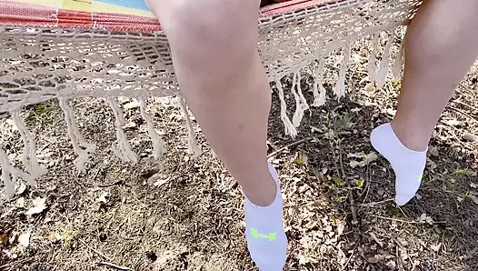 GADIS MUNGIL DIENTOT HABIS-HABISAN DI TEMPAT PIKNIK DI TEMPAT PIKNIK AMATEUR - MIA BANDINI