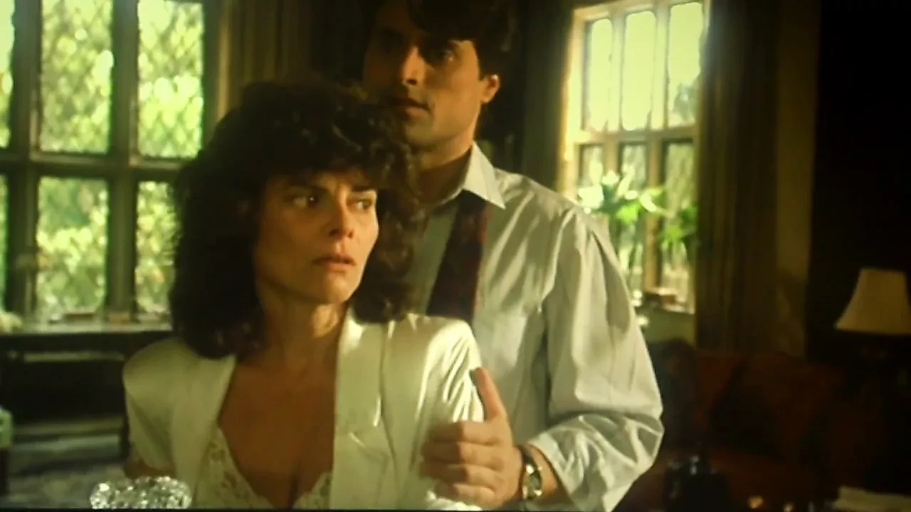 顶到 Adrienne Barbeau 1