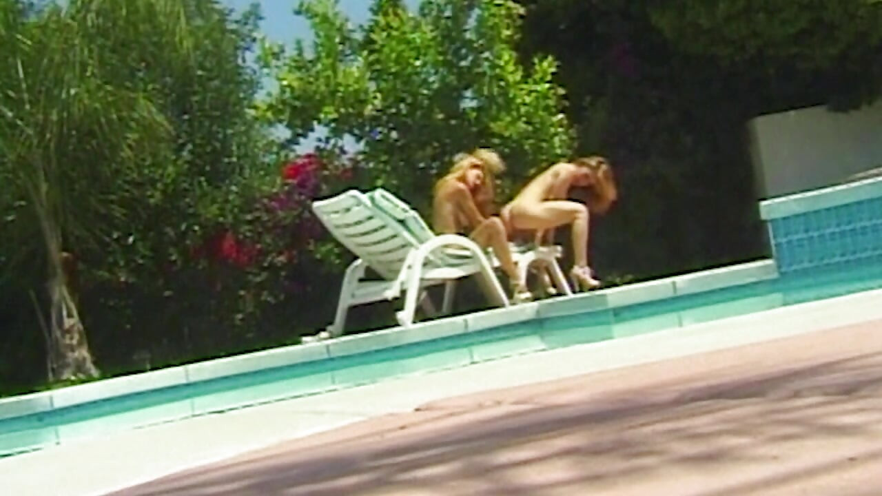 Weiße Höschen Chroniken 08: Poolside Lesbenabenteuer