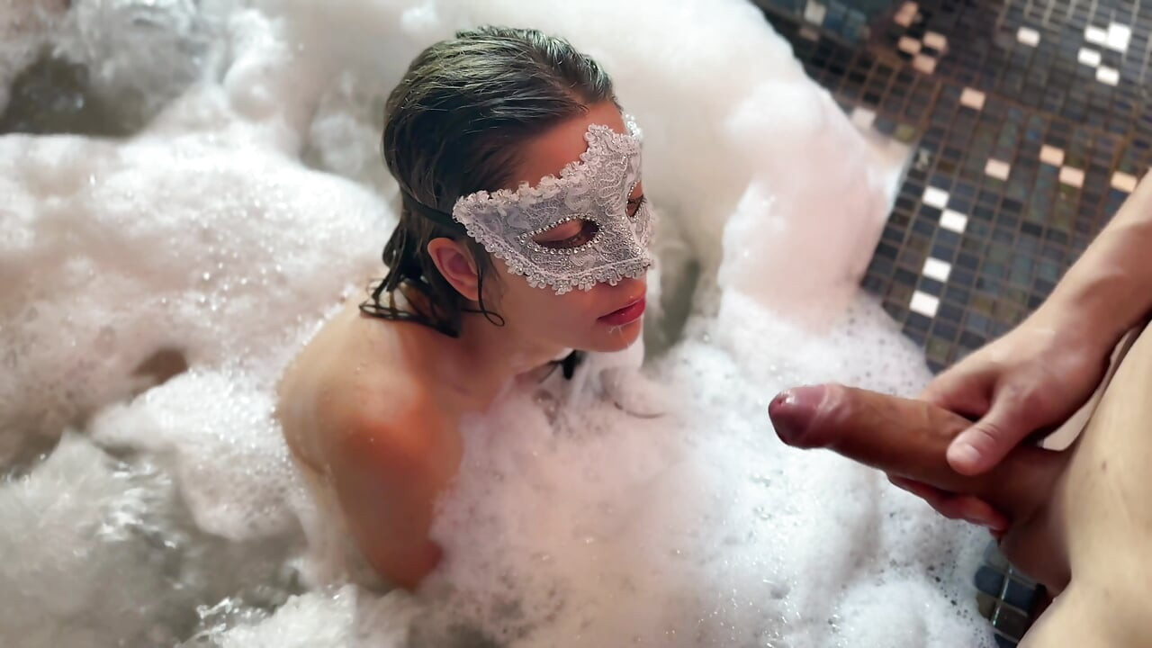 Hot Tub Fuck Fantasy - Cute Teen 18+ Amateur in Jacuzzi