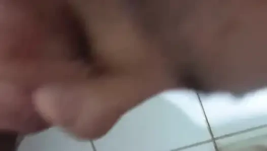 Pinay banyo yaparken götten sikiliyor
