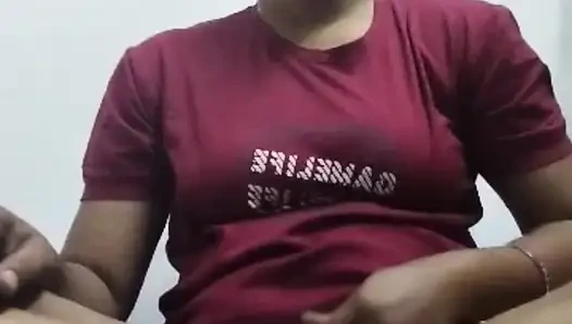 Lihat gimana adik ipar yang seksi lagi asik