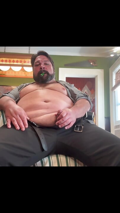 Fat Bear Quick Cumshot Compilation