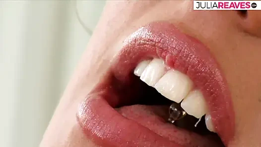 Close up Orgasm with Horny Girl