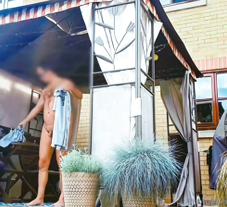Alleen voor de lol, magische gazebo naaktheid