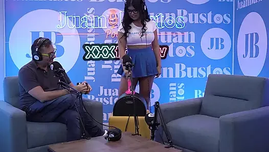Riesentitten-latina Rosxanagutierrez Von der Fickmaschine auf Juan Bustos Podcast penetriert