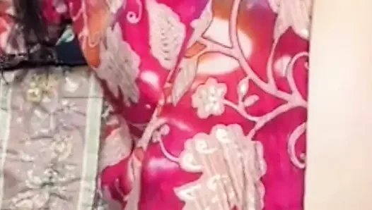 Üvey kız kardeşinin amının mührünü kırdı