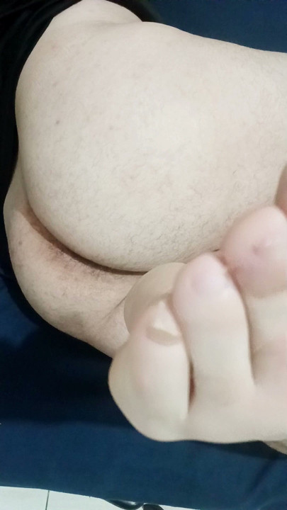 Look at this big and hot ass showing off