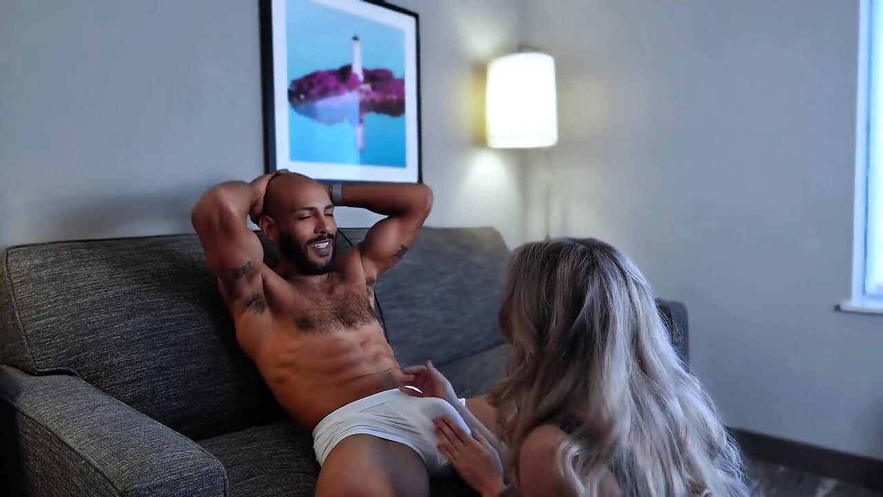 Cheating Hotel Facial with a BBC