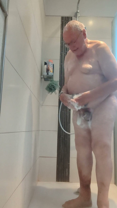 Crossdressing Nd Shower From Close