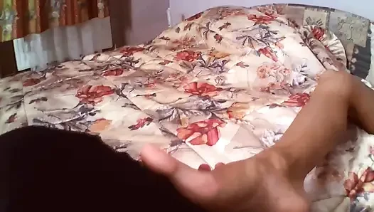 Foot worship and pussy fingering