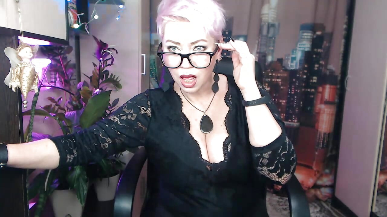 My stepmom is my webcam slut! Immodest dancing, close-up pussy and honest masturbation of a bitch in 45+ format!