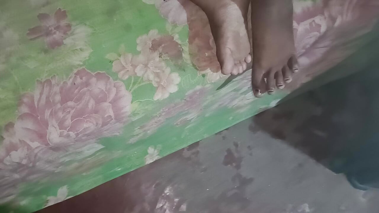 Ich habe meinen gesamten penis in die saftige vagina meiner ehefrau eingeführt.