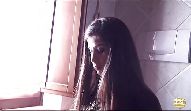 Amazing hottie wants cock now
