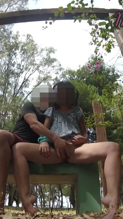 Pussy flash – Stranger caught me in the park and helped me cum | Clip 2