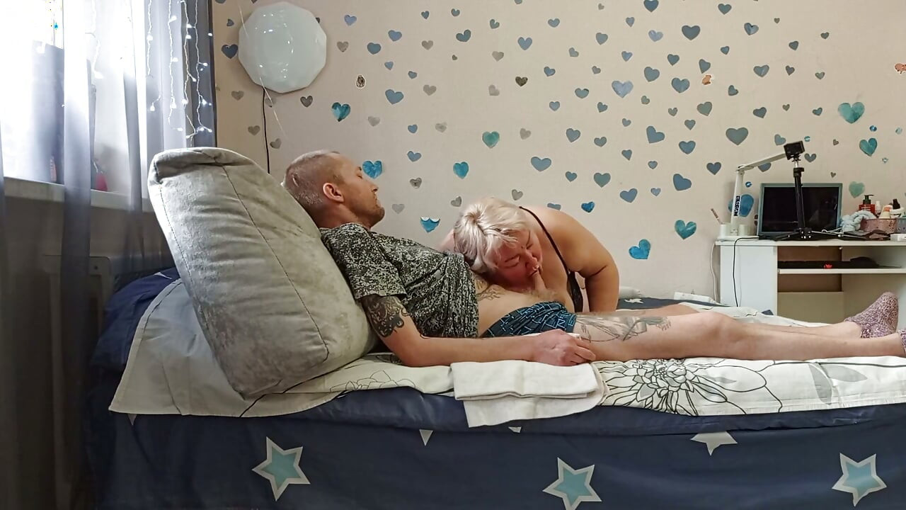 Blowjob Before Cumshot From Stepmom