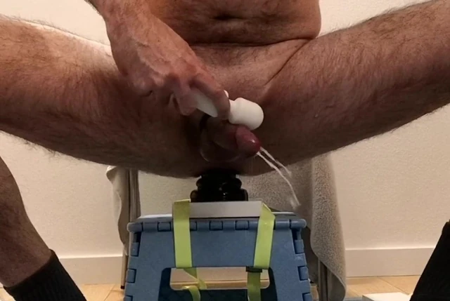 An impressive amount of hot cum