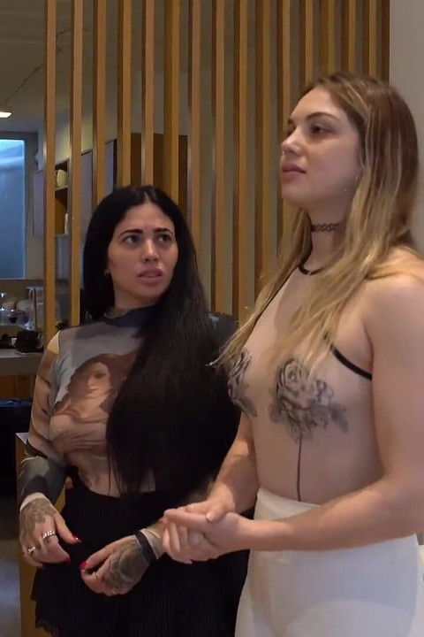 Don Bergolinni Sucht Seine Muse. Das Bizarrste Lesben-casting in Buenos Aires.