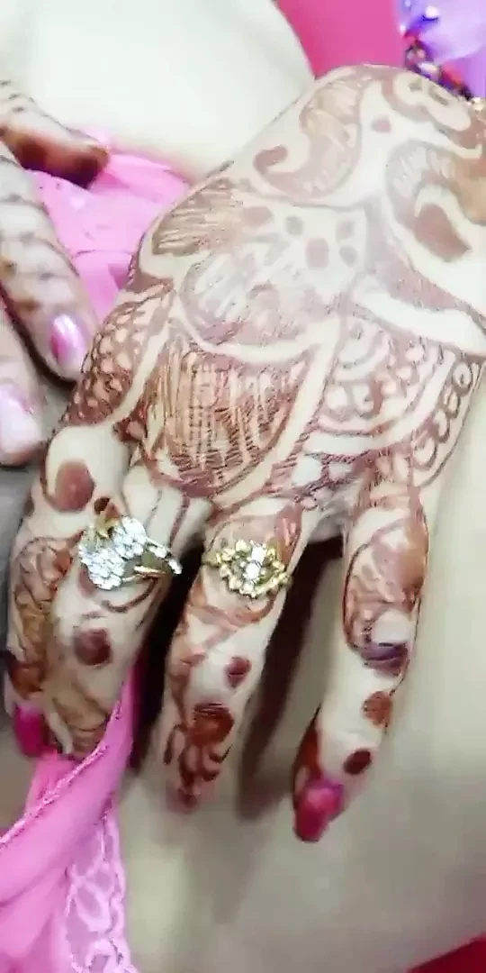 Indian newly married wife pussy played by hubby