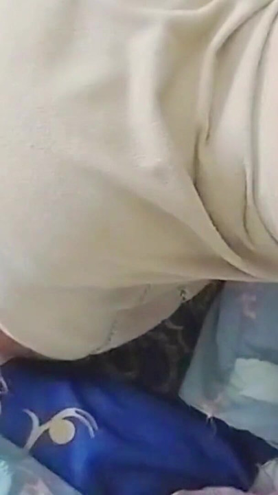 Yaluwage minihath ekka room gihin eyagen lebuna sathuta | Klipp 1