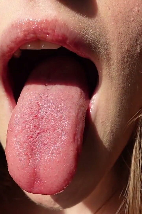 Mis Labios Y Lengua En Primer Plano