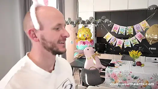 Sara bork si gadis 18 tahun lagi asik paskah bareng aleks sam untuk clubsweethearts