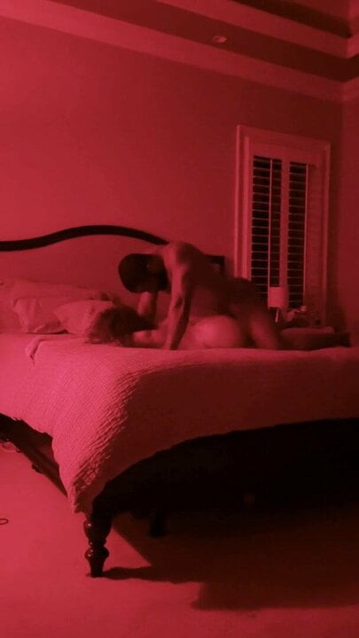Cuck hubby strokes to Hotwife404 fucking bbc
