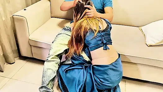 Indische MILF Stiefmutter Will Ihre Unendlichkeit Verlieren. Hindi-rollenspiel.