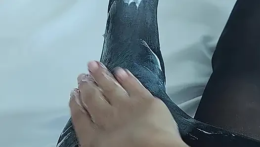 SCHWARZE STRUMPFHOSE MIT VIEL KOSMETIK