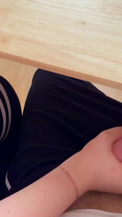 HIGH SCHOOLGIRL Handjob again in LITERATURE Class under the Table. | Clip 1