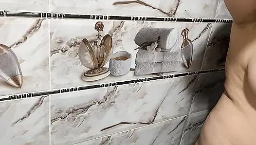 Mısırlı genç adam Suudi karısını sikmeden önce idrar yapıyor