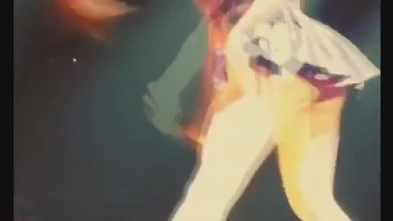 Selena Gomez Sexy Ass Moves