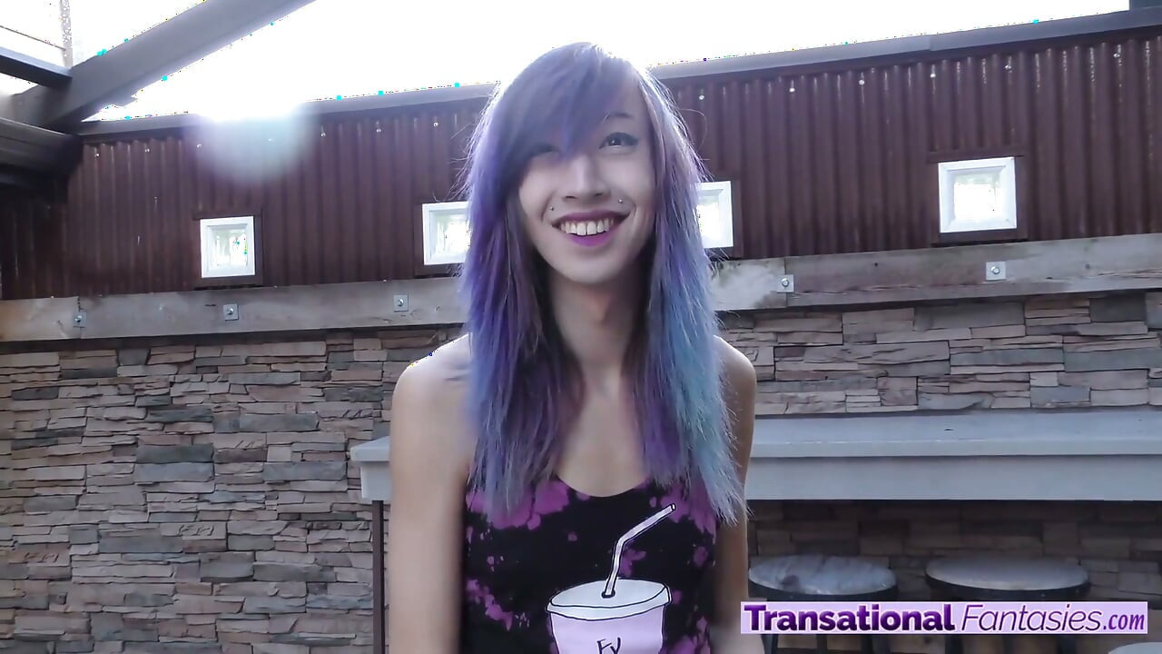 Caliente Emo Asiático Trans Enorme Polla Solo