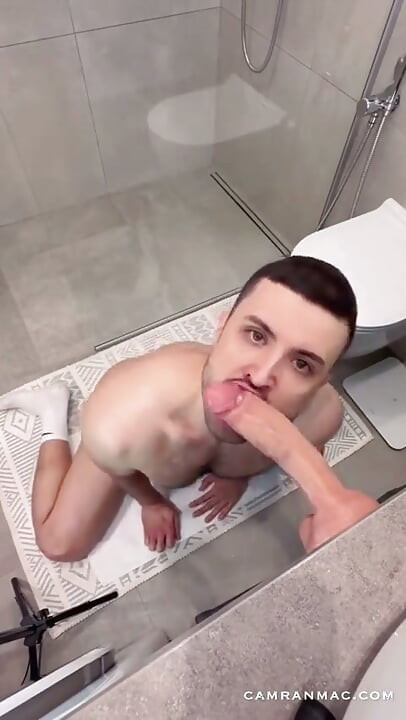 Можно я так пососу твой хуй?
