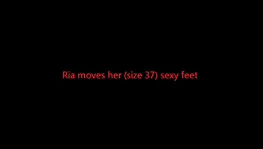 Ria moves her sexy (size 37) feet