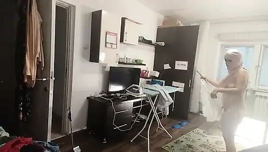 Sexy Brünette, Die Nackte Hausarbeiten Macht.