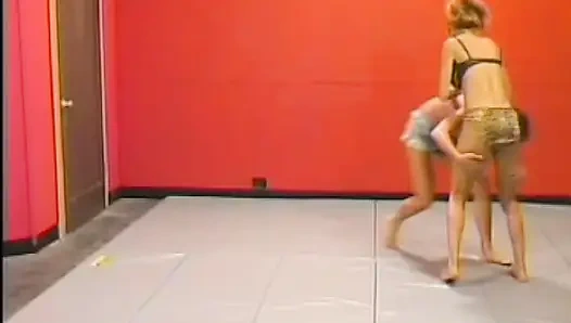 Pelacur rambut oranye tetek besar ngentot cewek seksi di atas ring